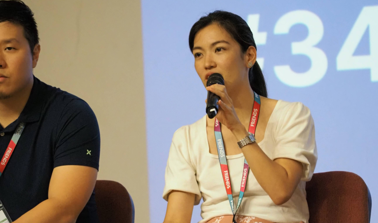 angelyn si in action modal image 1